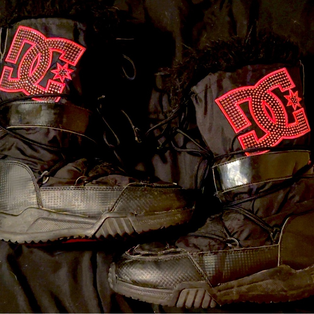Vintage DC Chalet Snow Boots with Pink Rhinestones